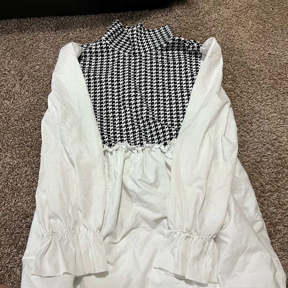 Stylish Black and White Houndstooth Women's Top